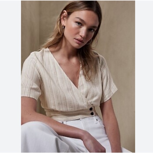 Banana Republic Tops - Banana Republic Cropped Linen-Blend Blouse Size Medium NWTS